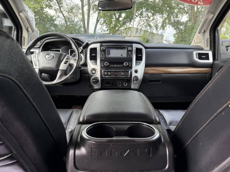 2017 Nissan Titan SL