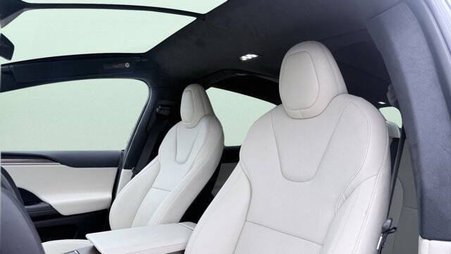 2023 Tesla Model X Standard Range