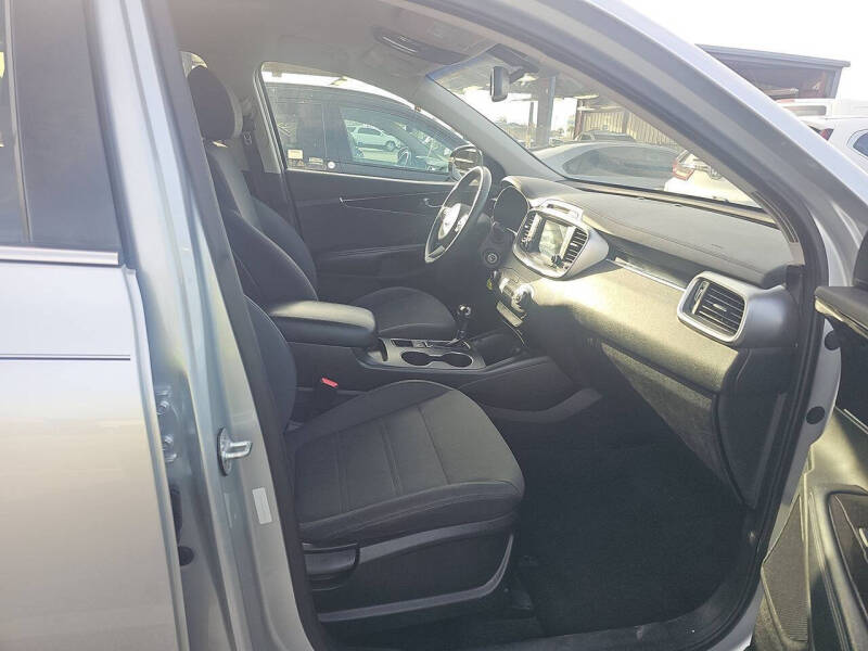 2018 Kia Sorento LX