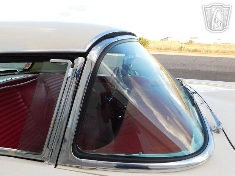 1957 Ford Thunderbird