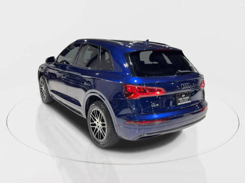 2020 Audi Q5 quattro Titanium Premium 45 TFSI
