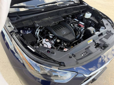 2025 Toyota Highlander LE