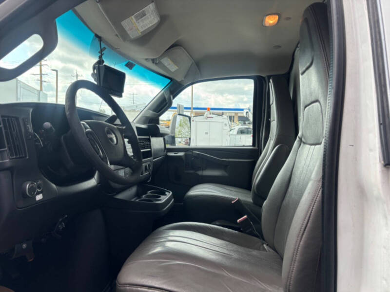 2016 GMC Savana