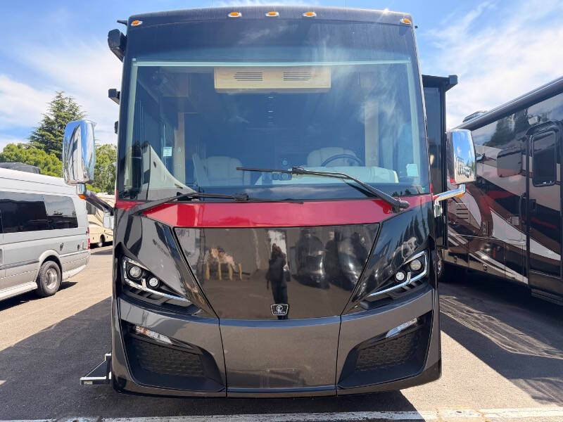 2020 Freightliner XCM Chassis