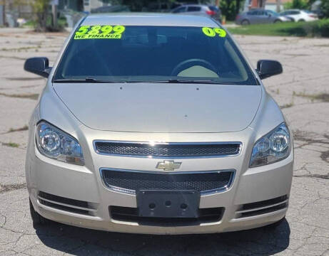 2009 Chevrolet Malibu for sale at Square Business Automotive in Milwaukee WI
