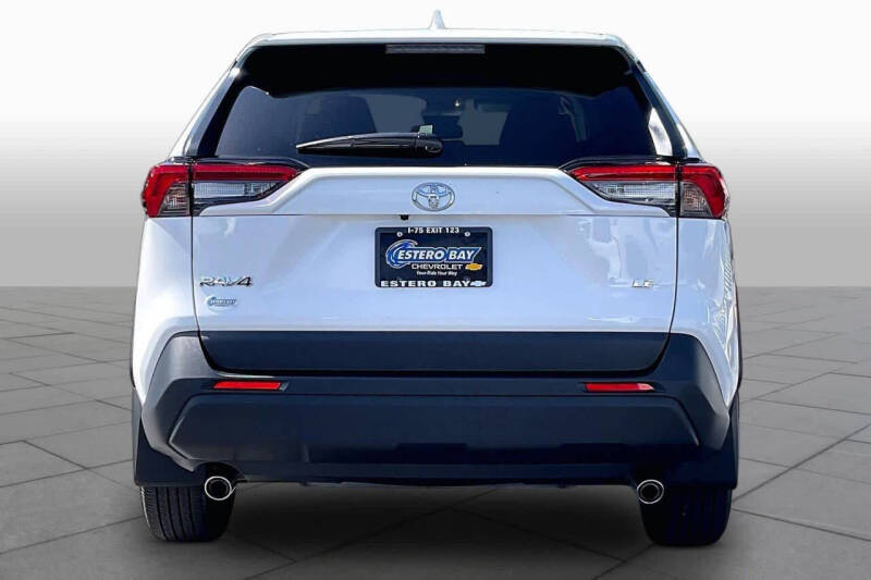2025 Toyota RAV4 LE