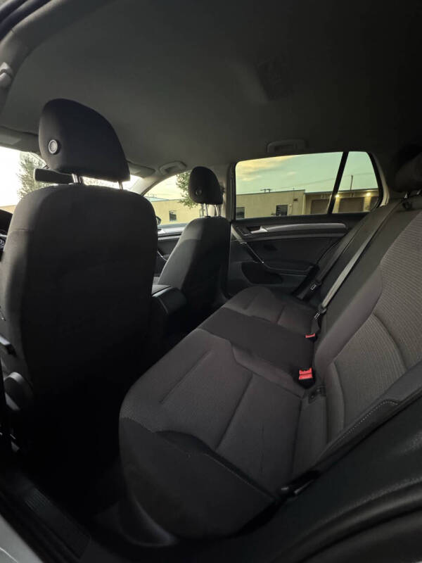 2018 Volkswagen Golf TSI S