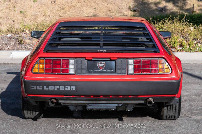 1981 DeLorean DMC-12