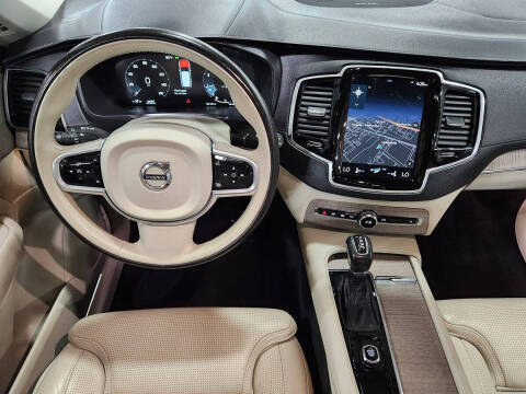 2022 Volvo XC90 T6 Inscription 6-Passenger