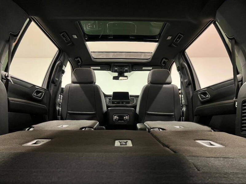 2022 GMC Yukon XL SLT