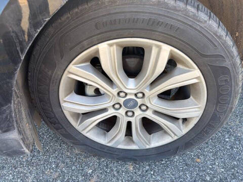 2020 Ford Edge Titanium