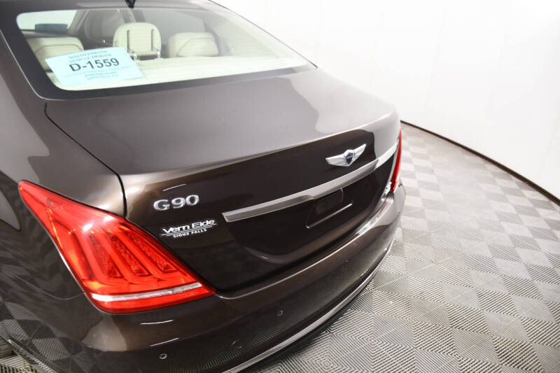 2019 Genesis G90