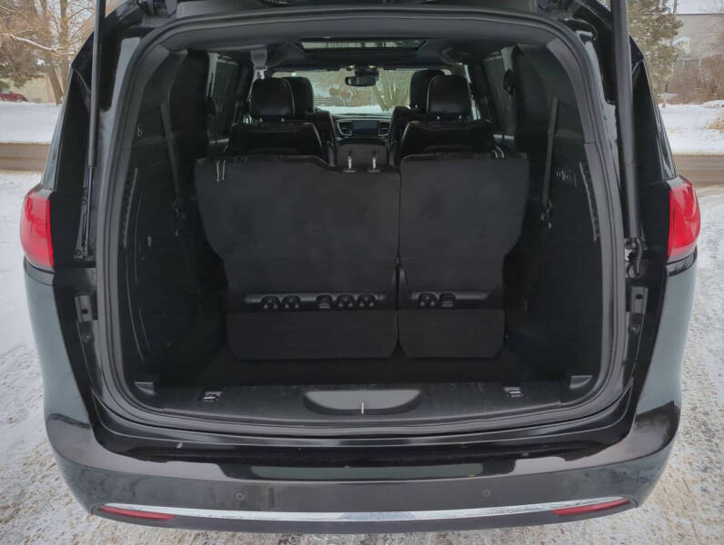 2020 Chrysler Pacifica Limited 35th Anniversary