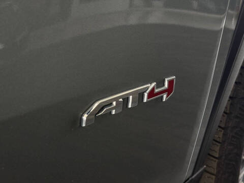 2024 GMC Acadia AT4