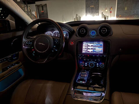 2012 Jaguar XJ