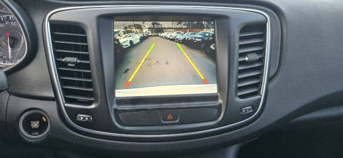 2017 Chrysler 200 Limited Platinum