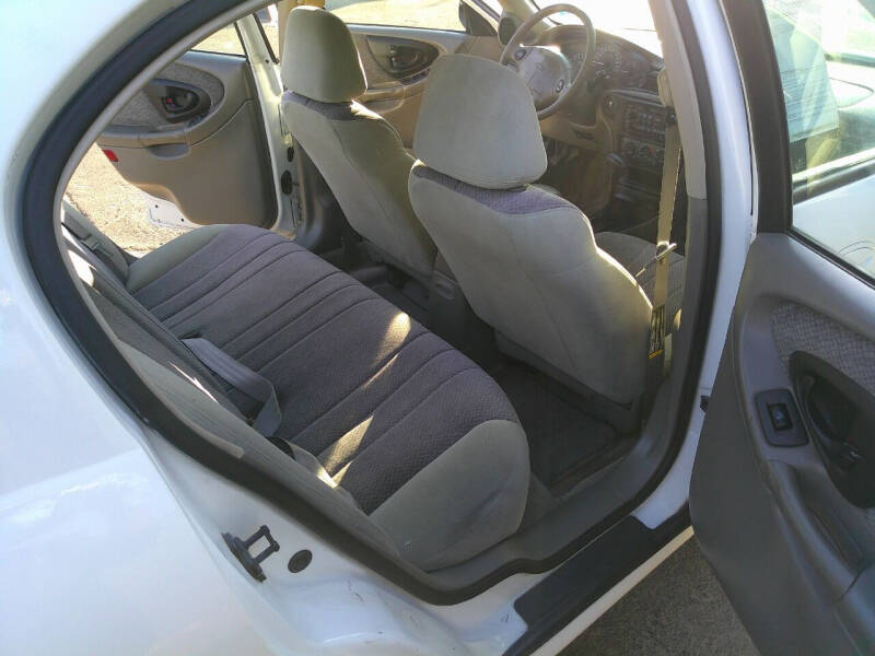 2000 Chevrolet Malibu Base photo 11