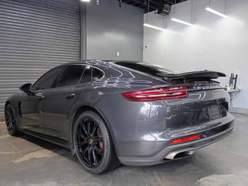2018 Porsche Panamera