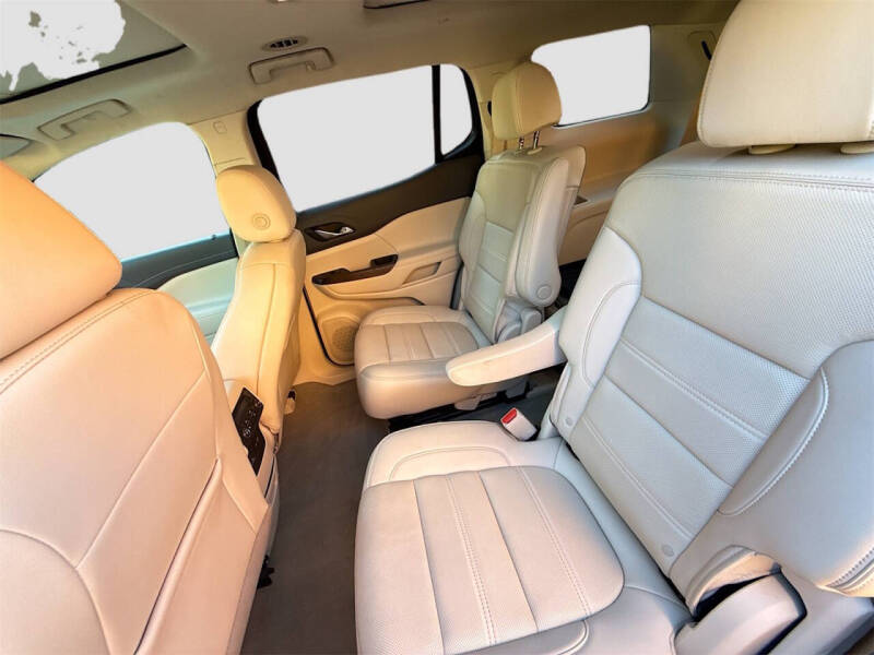 2022 GMC Acadia Denali