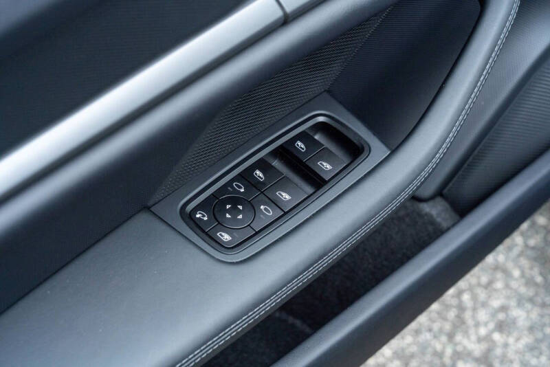 2025 Porsche Taycan 4 Cross Turismo