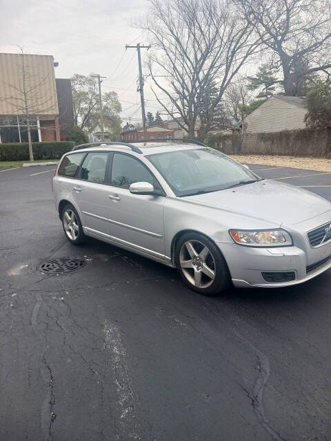 2008 Volvo V50 for sale at LB's Discount Auto Sales in Steger, IL