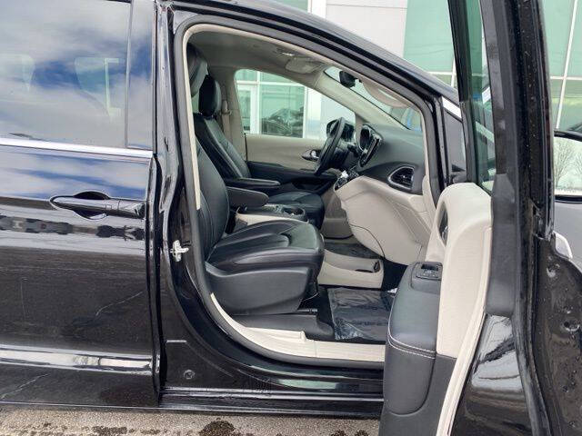 2024 Chrysler Pacifica Touring L