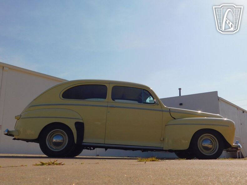 1942 Ford Super Deluxe