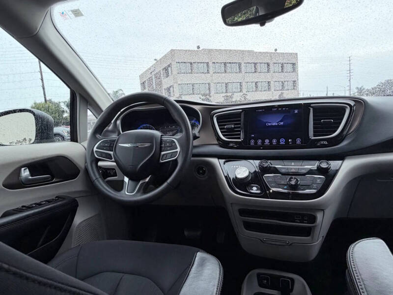 2017 Chrysler Pacifica Touring