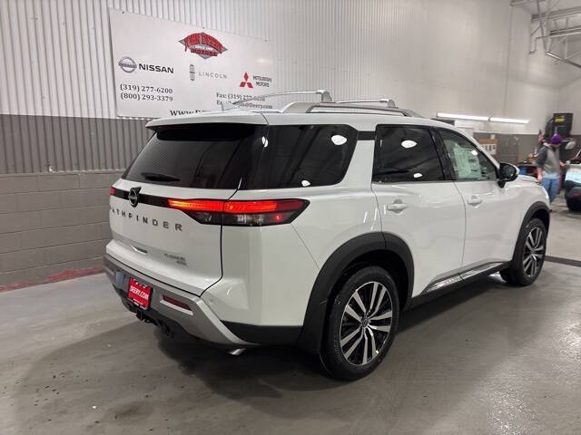 2025 Nissan Pathfinder Platinum