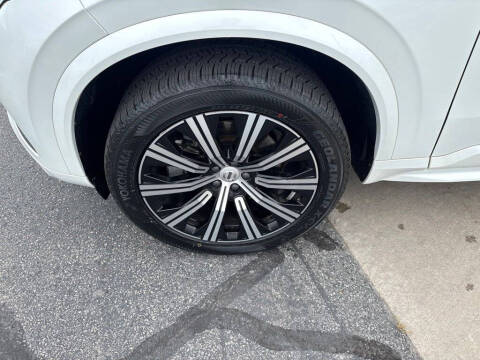 2023 Volvo XC90 B5 Core