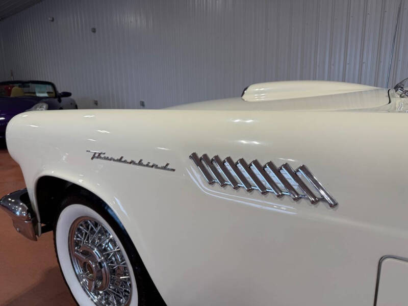 1957 Ford Thunderbird