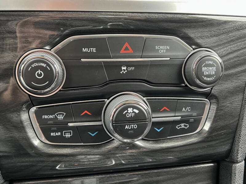 2020 Chrysler 300 Touring