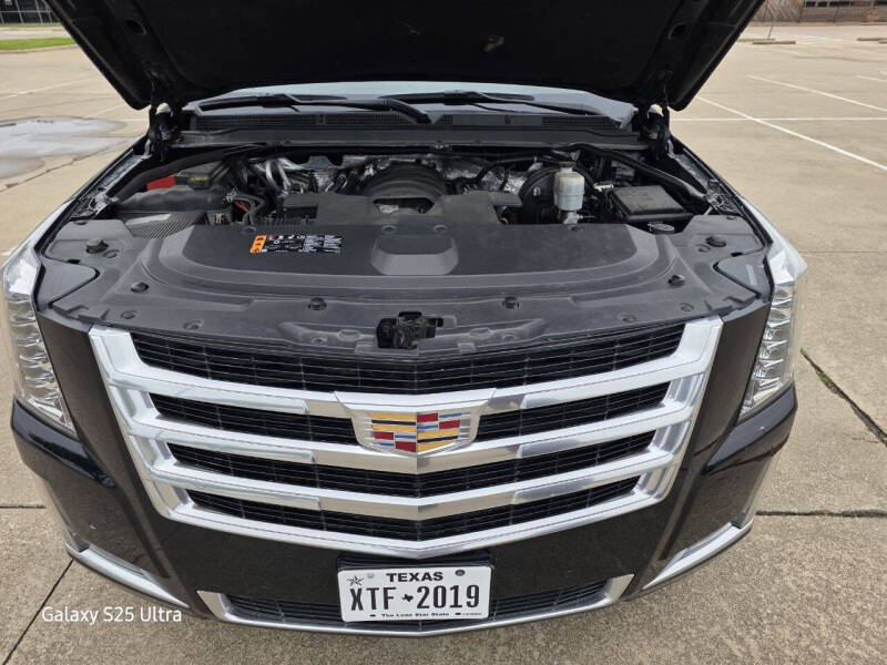 2017 Cadillac Escalade Standard