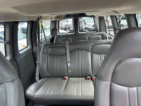2006 GMC Savana LS 1500