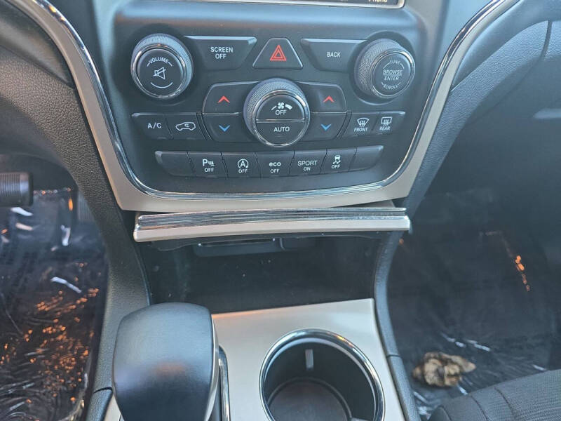 2017 Jeep Grand Cherokee Laredo