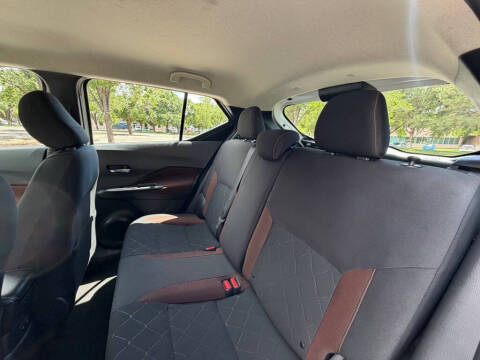 2019 Nissan Kicks S
