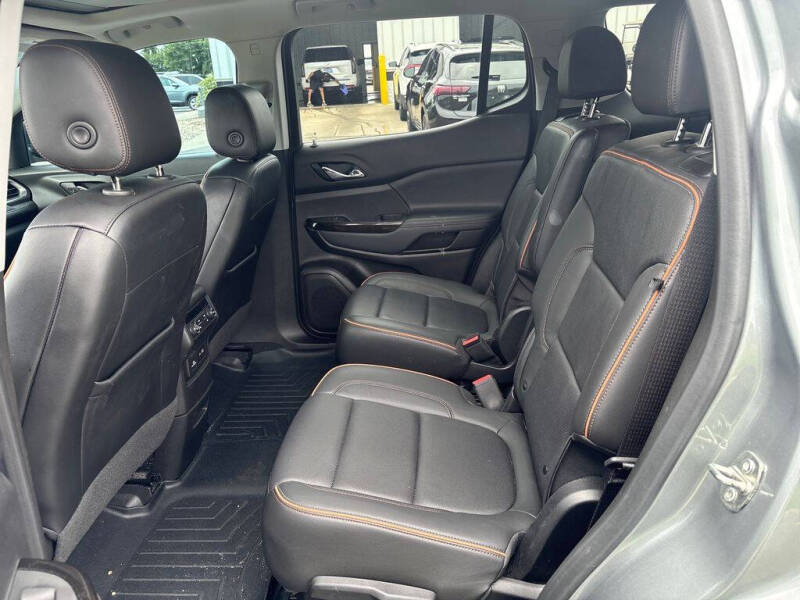 2023 GMC Acadia AT4