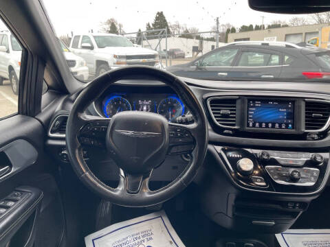 2020 Chrysler Pacifica Touring