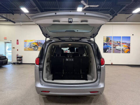 2021 Chrysler Voyager L