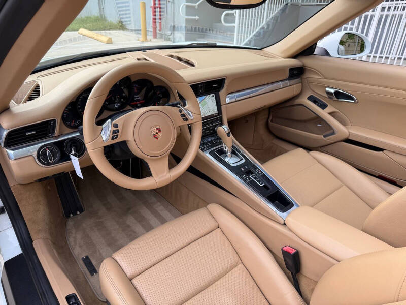 2015 Porsche 911 Carrera