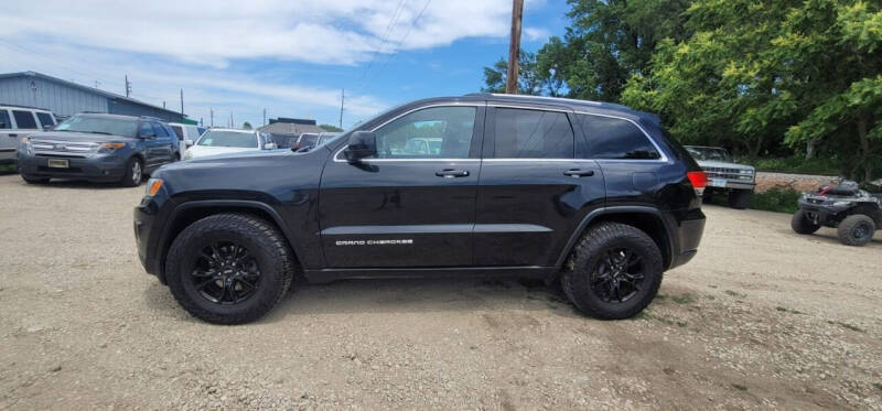 Used 2015 Jeep Grand Cherokee Laredo with VIN 1C4RJFAG4FC637656 for sale in Sioux City, IA