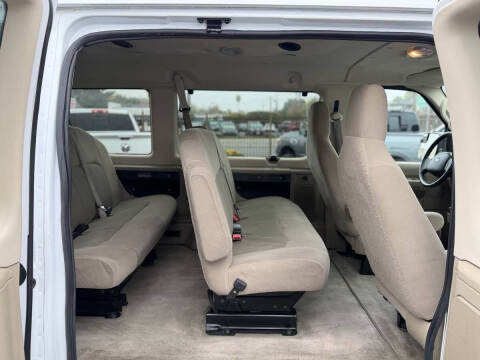 2012 Ford E-Series E-350 SD XLT