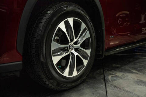 2022 Toyota Highlander Hybrid XLE