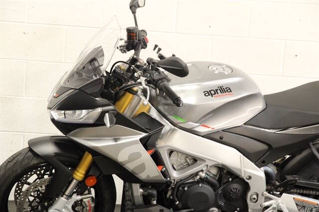 2021 Aprilia Tuono V4 1