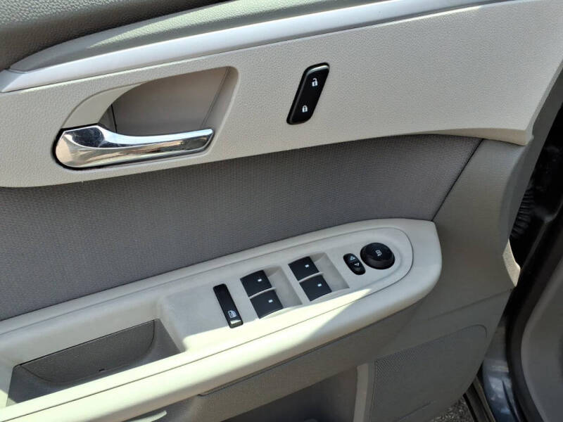 2012 Chevrolet Traverse LS