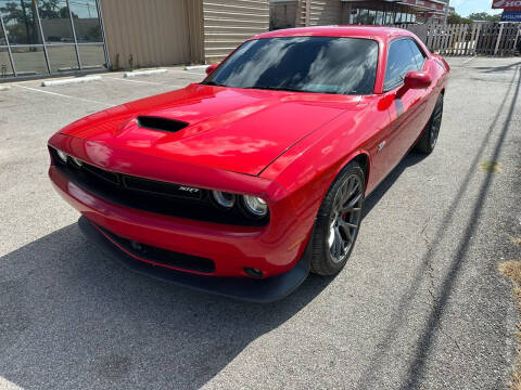 2018 Dodge Challenger for sale at lunas autoshop in Pasadena TX