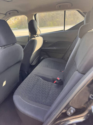 2022 Nissan Kicks S