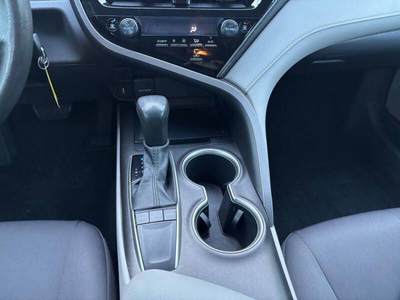 2022 Toyota Camry LE