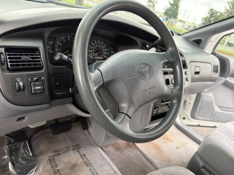 1998 Toyota Sienna LE