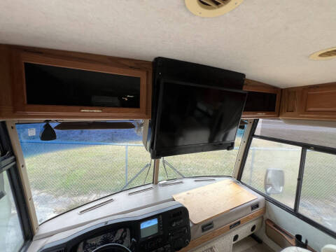 2000 Winnebago Adventurer